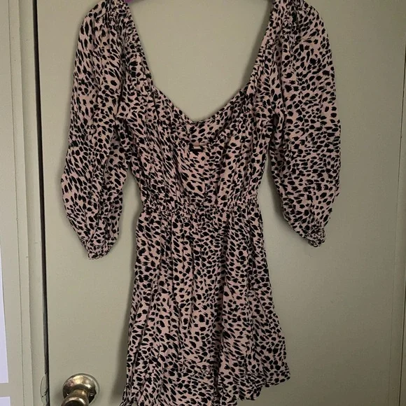 Billabong Womens Riviera Mini Dress Sz Small Tan Black Animal Print 3/4 Sleeve - Picture 5 of 6